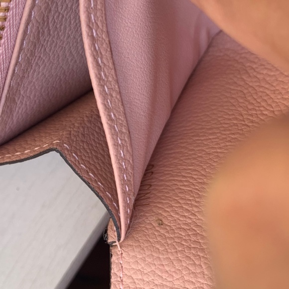 Louis Vuitton Wallet - Picture 9 of 10